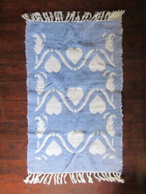 Vtg 80s HandWoven Blue White Reversible Karavan Rug 2x3 country hearts Unused
